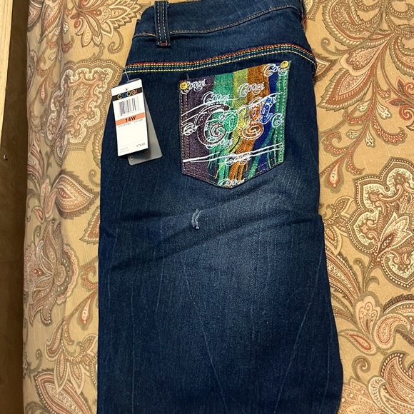 Coogi Capri’s - Picture 4 of 11